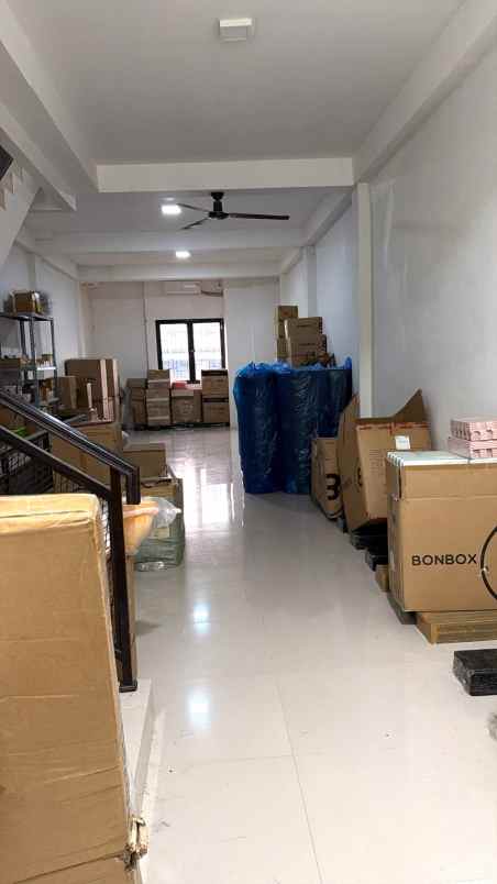 dijual 1 unit rumah 4 5 lantai grogol petamburan