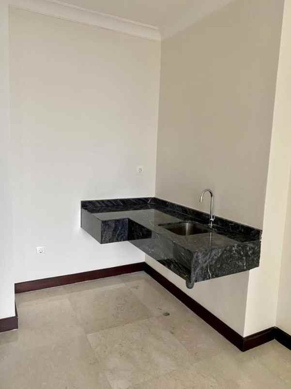 dijual apartemen jl raya kebayoran lama