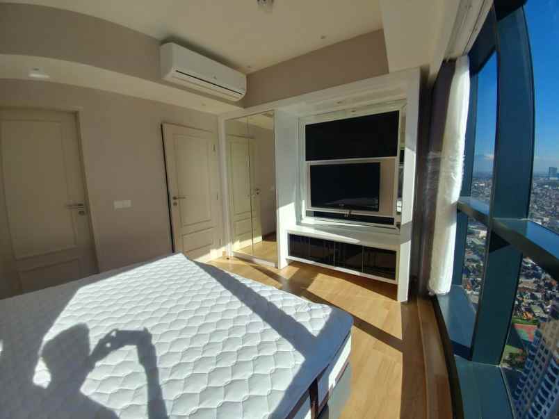 dijual apartemen tunjungan plaza