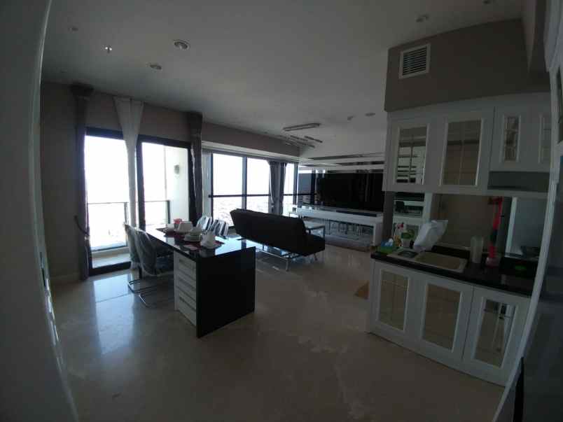 dijual apartemen tunjungan plaza