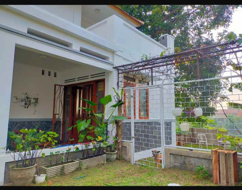 dijual cepat rumah mewah di ciwaruga bandung