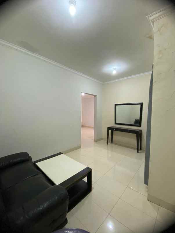 dijual cepat rumah raffles hadap taman