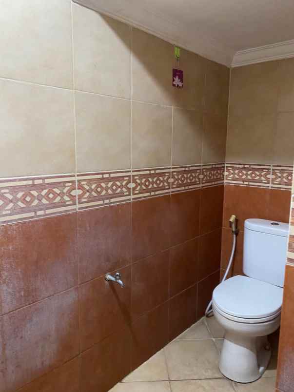 dijual cepat rumah raffles hadap taman