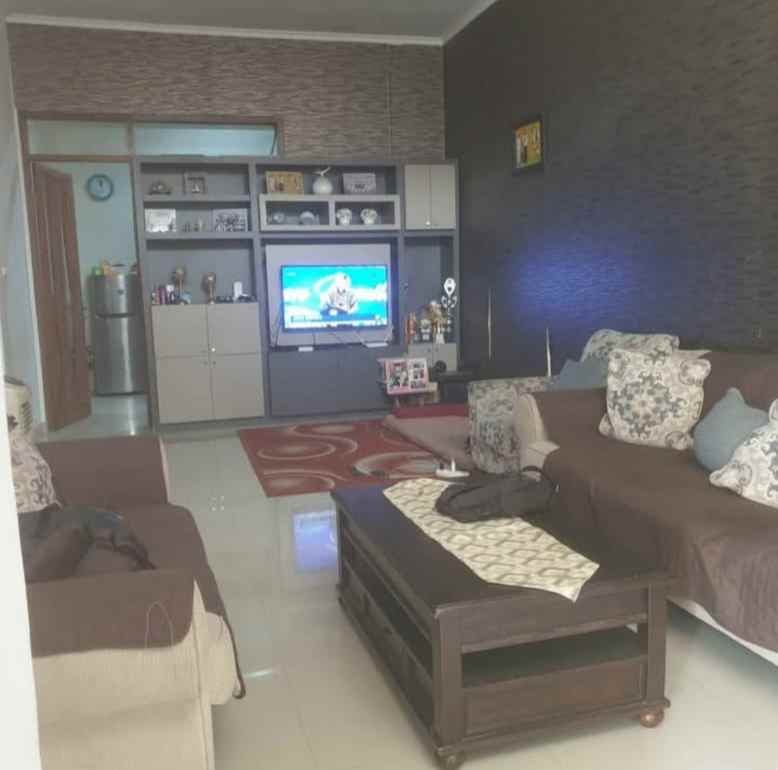 dijual cepat rumah siap huni lokasi di sayap podomoro