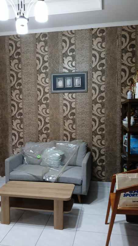 dijual kost jl anggrek setiabudi karet