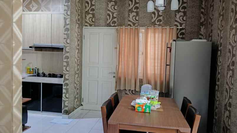 dijual kost jl anggrek setiabudi karet