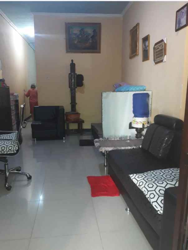 dijual kost jl nanas gang flamboyan