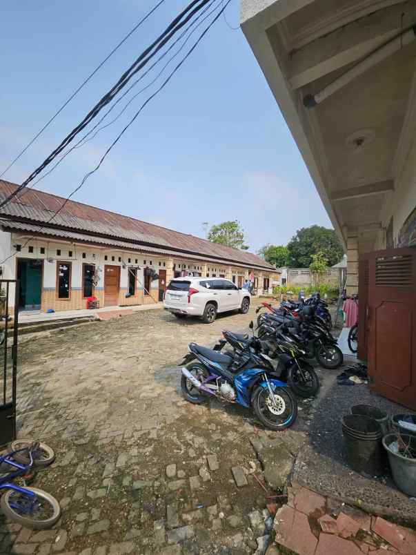 dijual kost jl pahlawan seribu serpong