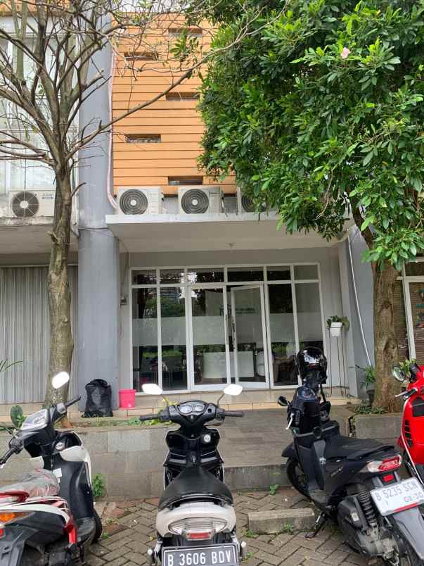 dijual ruko 3 lantai di daerah cinere