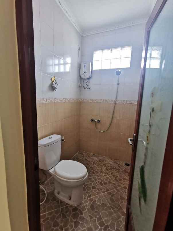 dijual ruko gudang kantor komplek istana mekar wangi