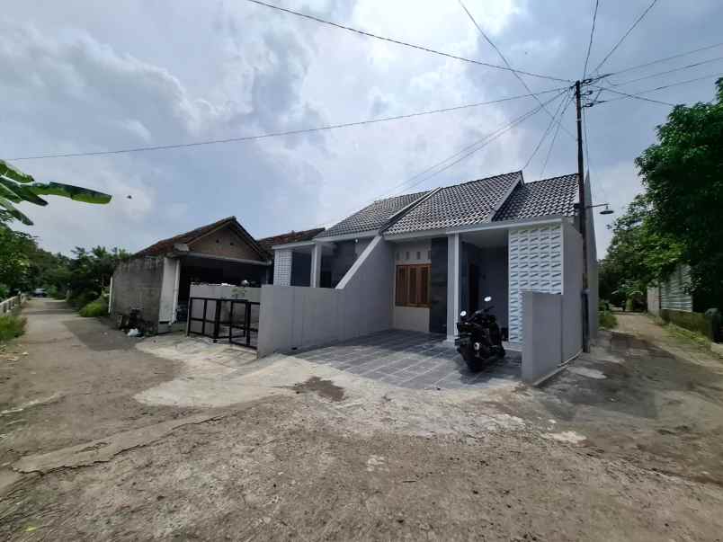 dijual rumah 1 5 km ke jl jogja solo