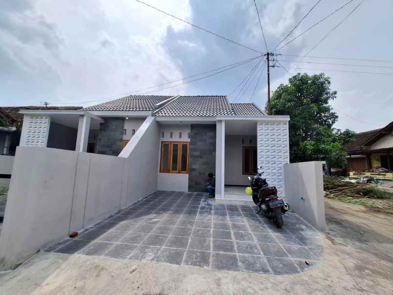 dijual rumah 1 5 km ke jl jogja solo