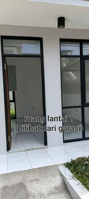 dijual rumah 2 lantai dekat ke pusat kota cimah