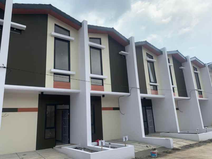 dijual rumah 2 lantai di bojongsoang