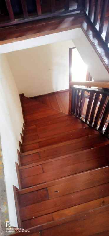 dijual rumah 2 lantai lokasi dinoyo kota malang