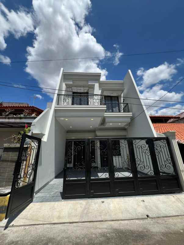 dijual rumah al azhar rawamangun