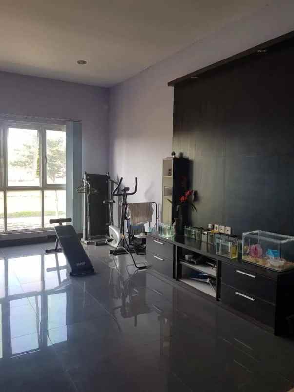 dijual rumah alam galaxy