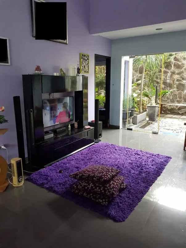 dijual rumah alam galaxy