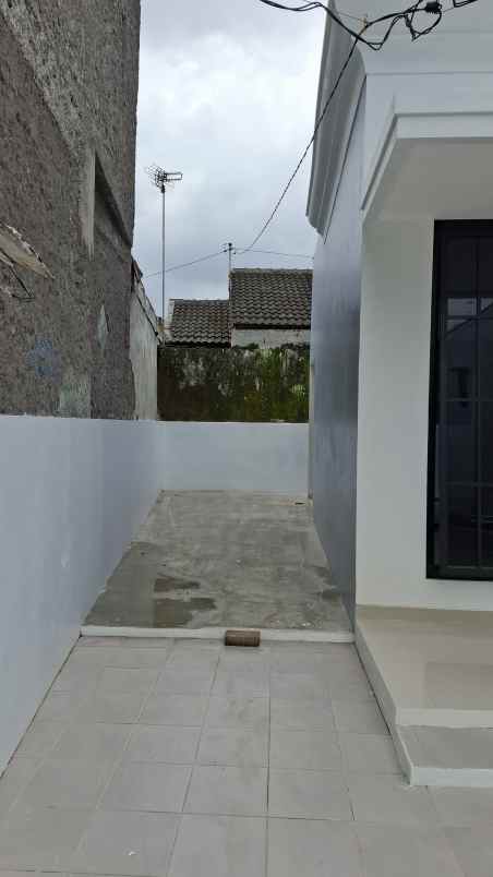 dijual rumah american classic di banyumanik semarang