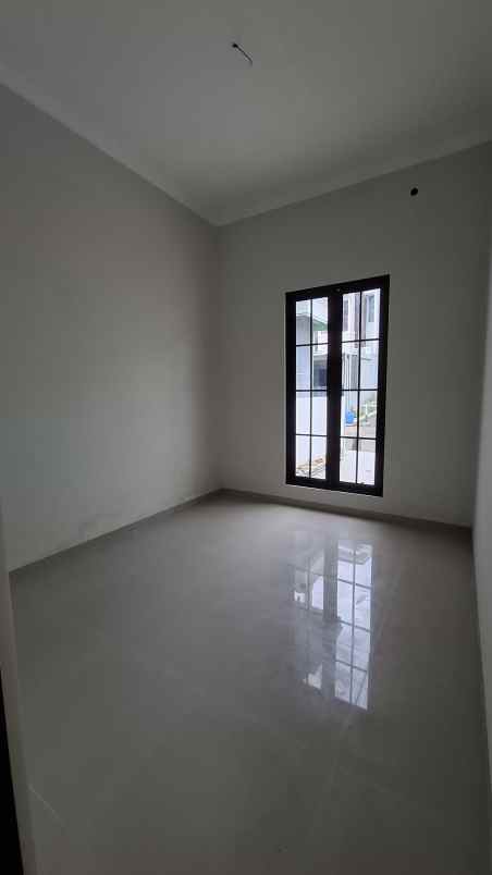 dijual rumah american classic di banyumanik semarang