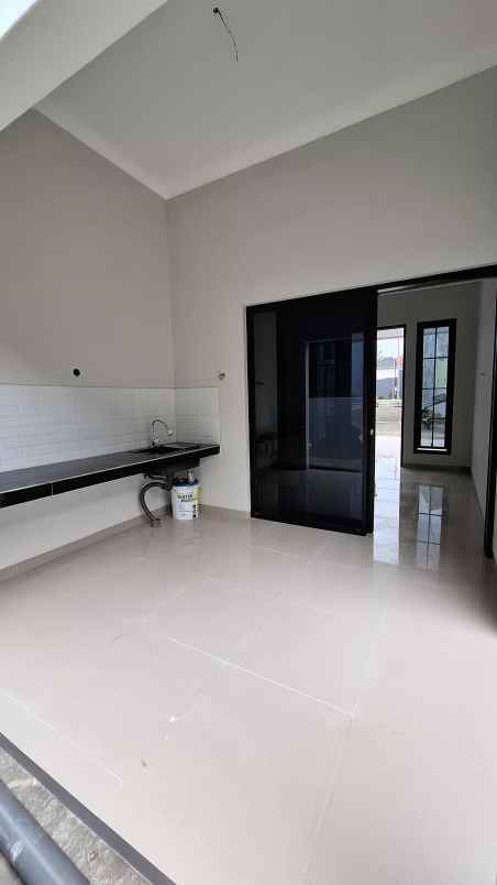 dijual rumah american classic di banyumanik semarang