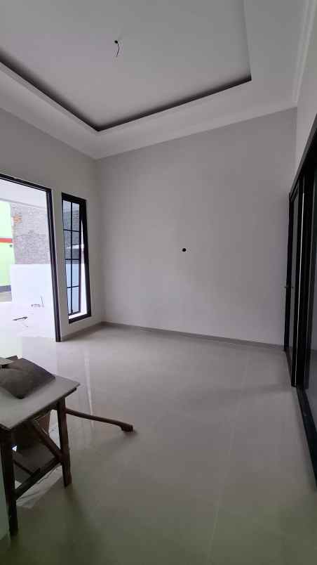dijual rumah american classic di banyumanik semarang