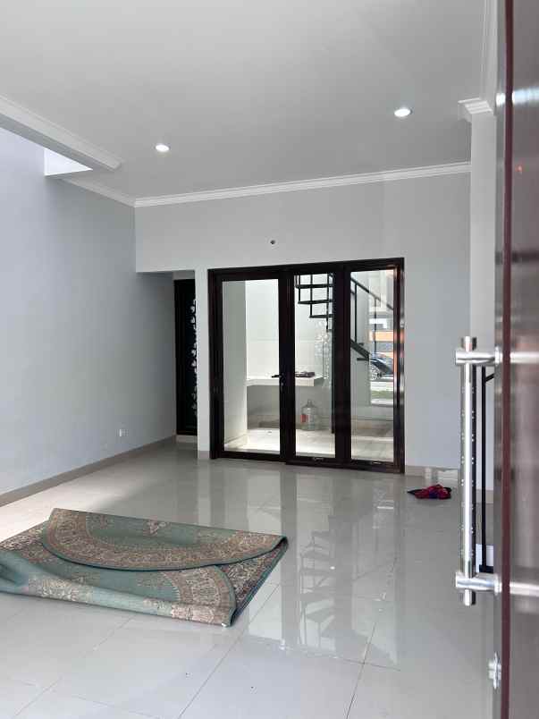 dijual rumah antapani