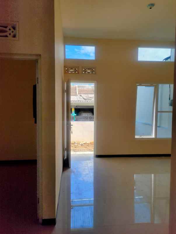 dijual rumah asrikaton pakis malang