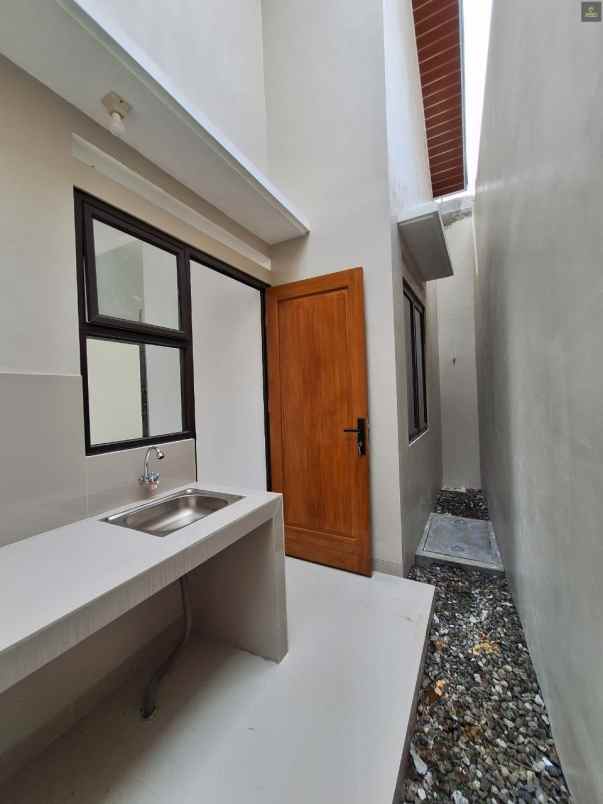 dijual rumah baktijaya