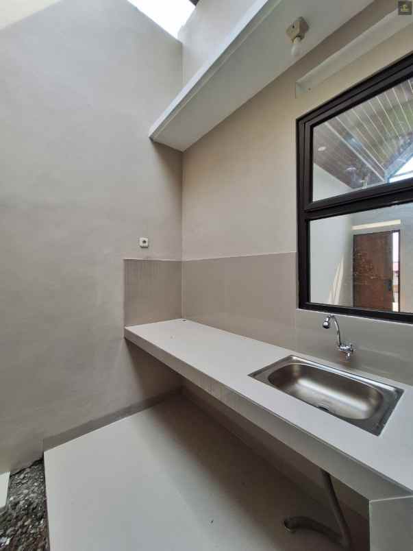 dijual rumah baktijaya