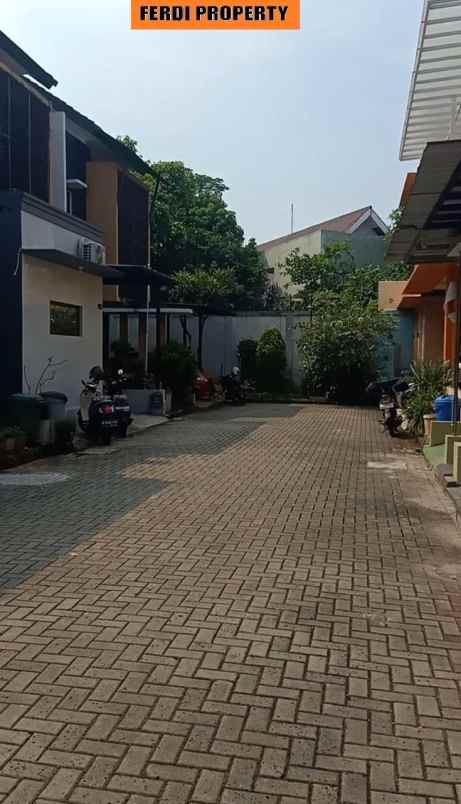 dijual rumah bambu apus jakarta timur