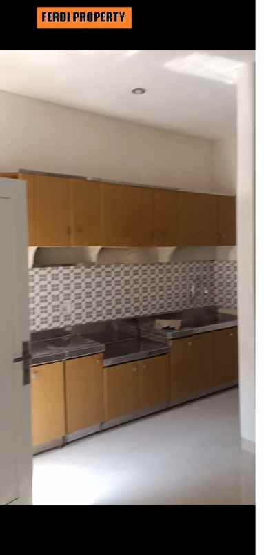 dijual rumah bambu apus jakarta timur