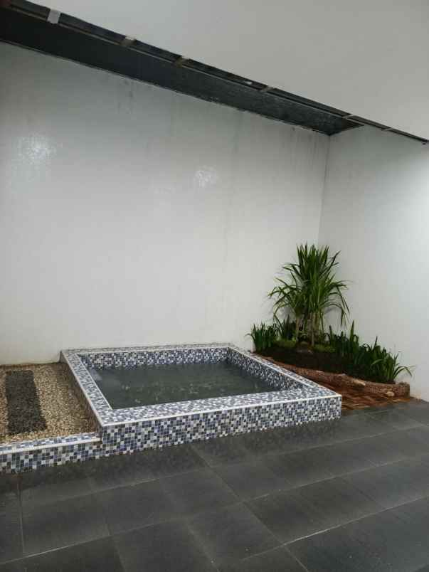 dijual rumah bambu apus kec pamulang