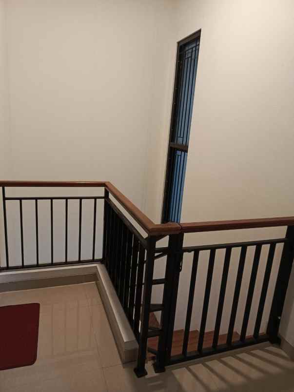 dijual rumah bambu apus kec pamulang