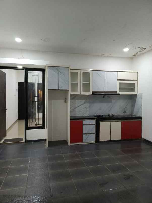 dijual rumah bambu apus kec pamulang