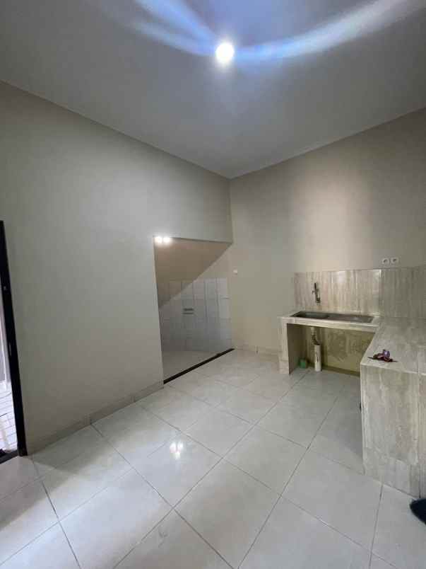 dijual rumah barat unisa