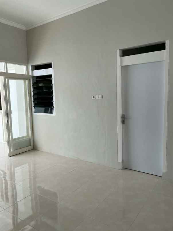 dijual rumah barata jaya