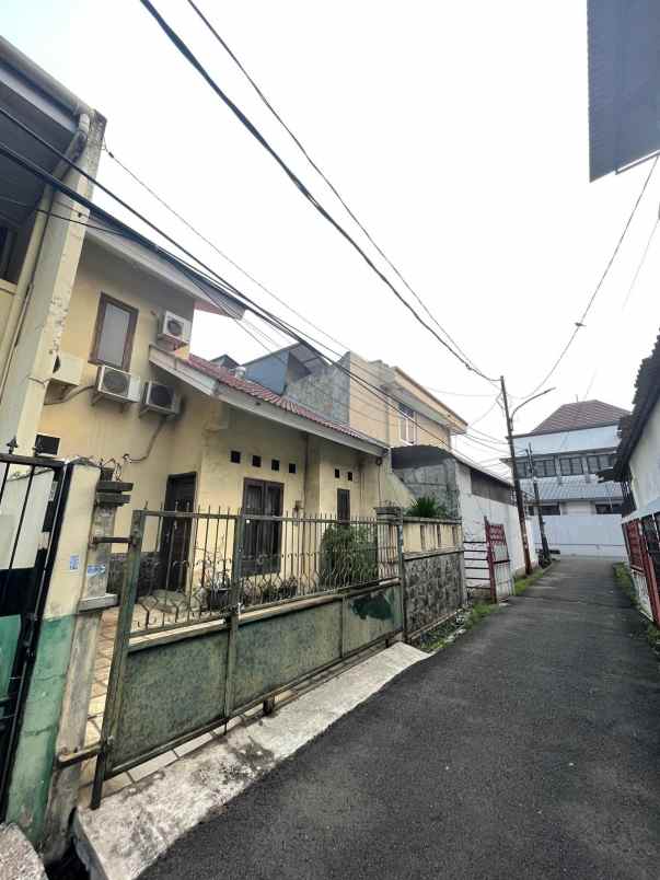 dijual rumah bebas banjir di kebon jeruk jakarta barat