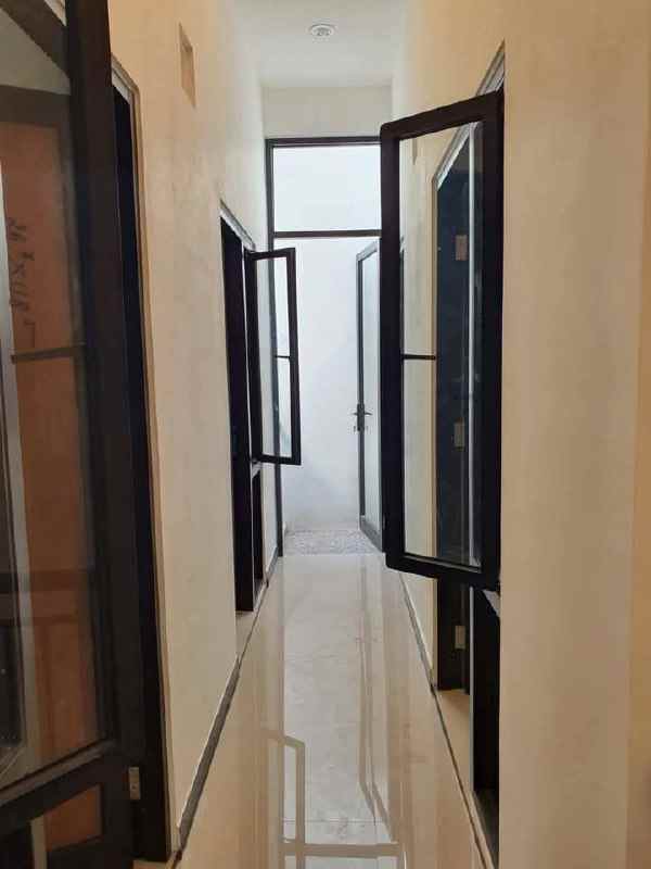 dijual rumah bumi marina emas