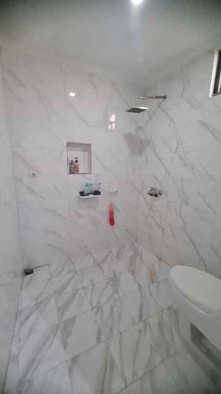 dijual rumah bumi wanamukti