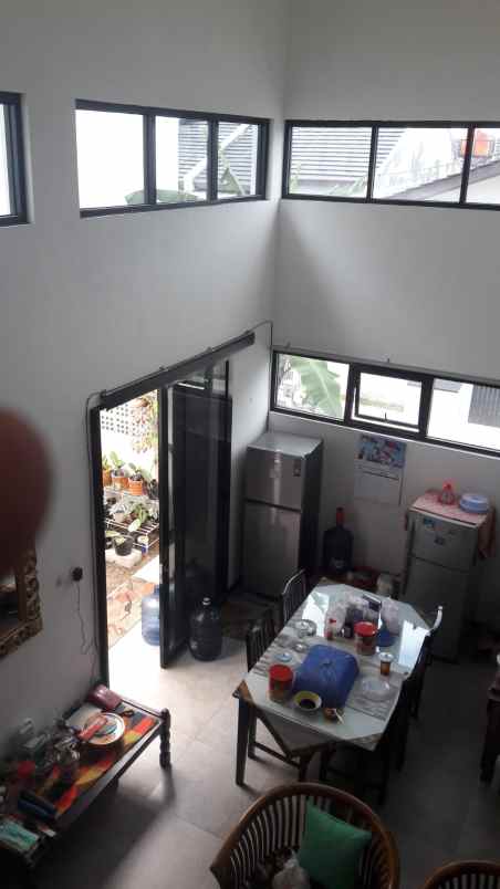 dijual rumah cihanjuang bawah