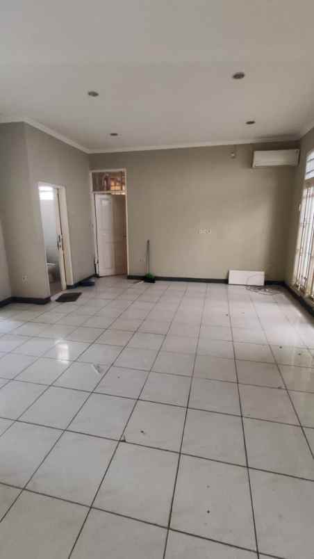 dijual rumah cilandak barat