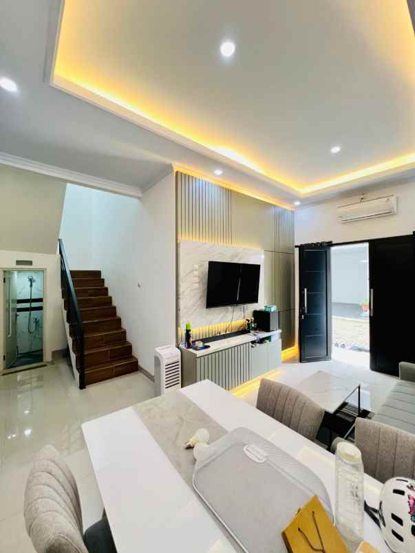 dijual rumah cilandak kko