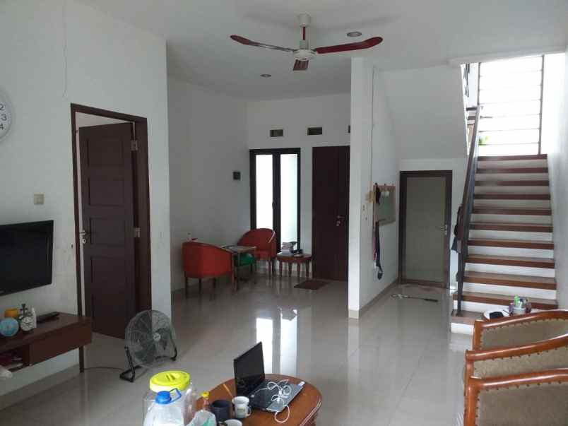 dijual rumah ciputat timur