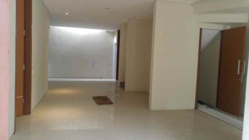 dijual rumah citraland denpasar bali