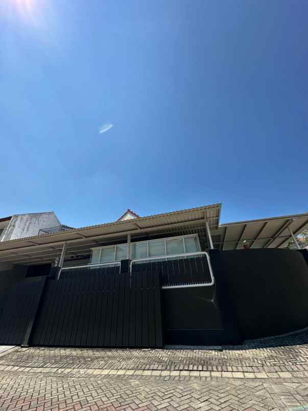 dijual rumah citraland international