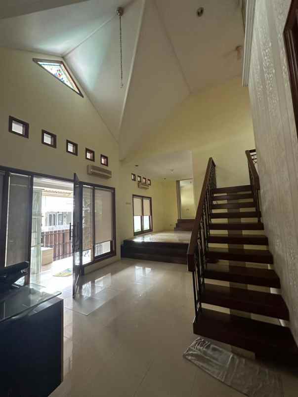 dijual rumah citraland international