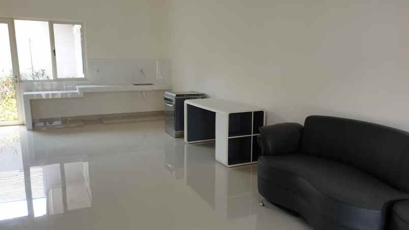 dijual rumah cluster abira suvarna sutera tangerang