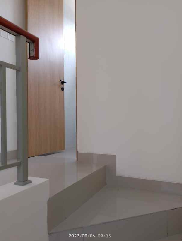 dijual rumah cluster asera nishi kota