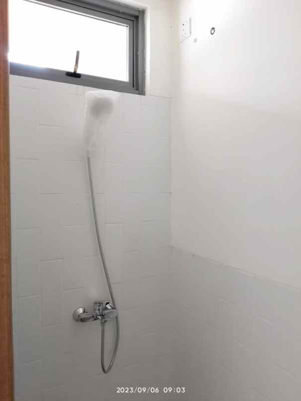 dijual rumah cluster asera nishi kota